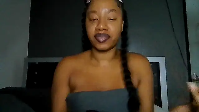 Snapshot of goddessdaisysky chatting on June 21, 4:59 am goddessdaisysky online show from June 21, 4:59 am