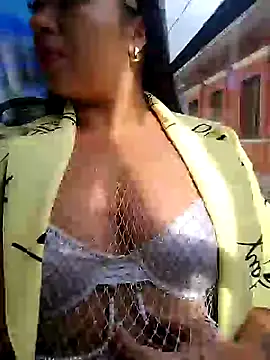 Ariana-pp03 online show from December 6, 1:00 pm