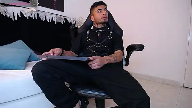 JuanCamiilo 66 online show from December 29, 5:21 am