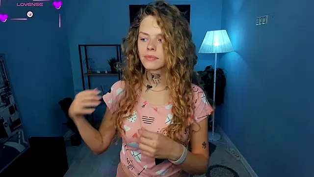 RayaNenlia online show from October 7, 4:42 am