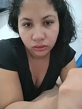 Snapshot of Yara0k chatting on February 7, 7:12 am Yara0k online show from February 7, 7:12 am