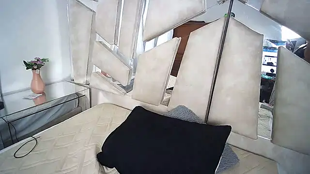 Natalyefoster online show from January 29, 10:11 pm