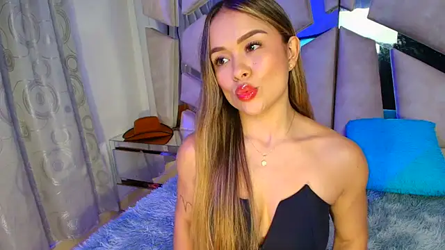 Snapshot of Natalyefoster chatting on June 6, 6:12 pm Natalyefoster online show from June 6, 6:12 pm
