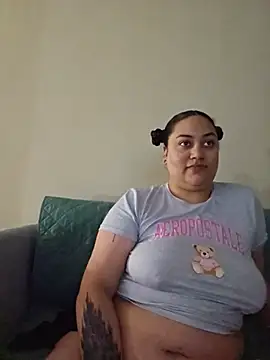 Snapshot of honeeyyy_pot chatting on June 8, 1:28 am honeeyyy pot online show from June 8, 1:28 am