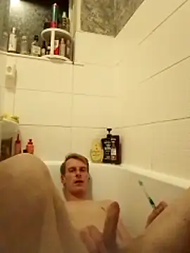 Snapshot of Mrleitenant chatting on December 2, 7:20 pm Mrleitenant online show from December 2, 7:20 pm