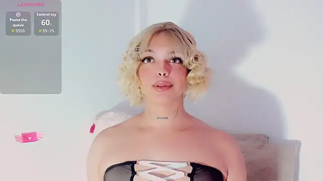 Emmaa Saenz  online show from July 21, 10:56 pm
