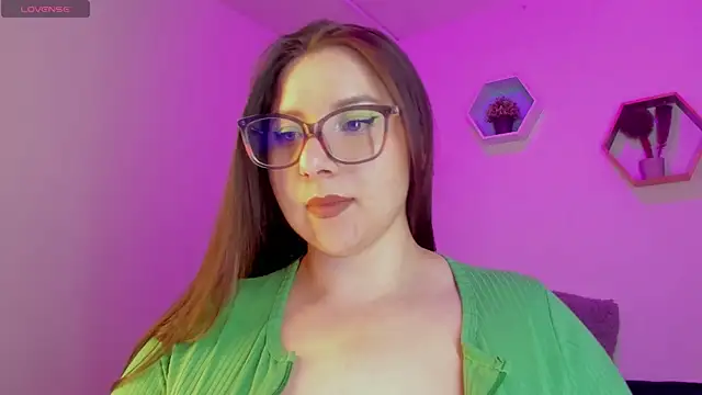 Roxxanne Bail online show from April 14, 3:34 am