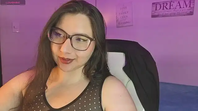 Roxxanne Bail online show from April 15, 4:30 am