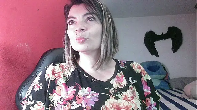 charlotedoll online show from May 6, 2:19 am