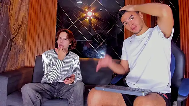 liam genner  online show from December 13, 8:14 pm