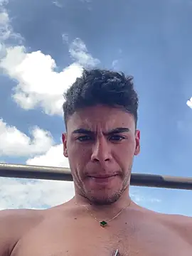 liam genner  online show from December 21, 5:53 pm