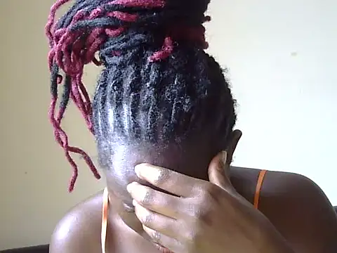 Snapshot of Seeexxxy-bree chatting on December 15, 10:41 am Seeexxxy-bree online show from December 15, 10:41 am