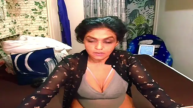 Indian Blaze00 online show from February 19, 1:18 am