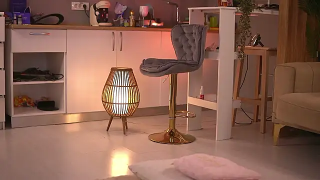 ButterflyLeah online show from February 17, 2:41 am