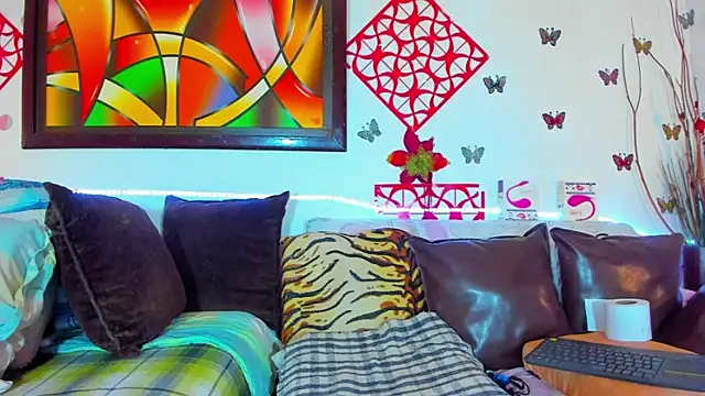 SQUIRTBRUNETE online show from May 4, 10:39 pm