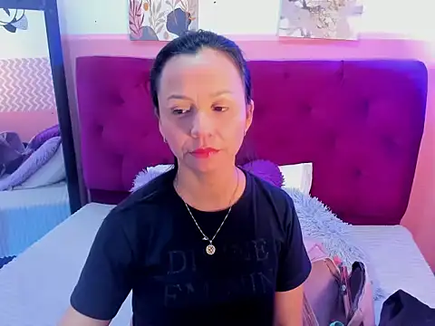 Snapshot of candysmitxxx chatting on April 10, 2:28 am candysmitxxx online show from April 10, 2:28 am