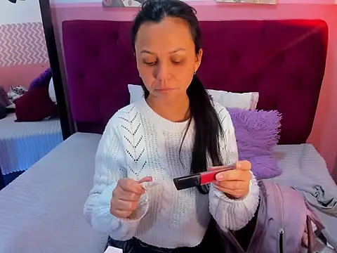 Snapshot of candysmitxxx chatting on April 11, 2:38 am candysmitxxx online show from April 11, 2:38 am
