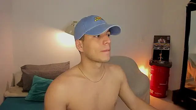 Snapshot of Curlblue chatting on February 10, 9:02 am Curlblue online show from February 10, 9:02 am