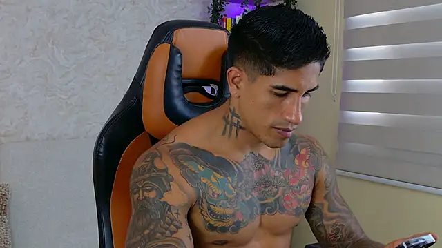 AdanReilly online show from December 11, 8:18 pm