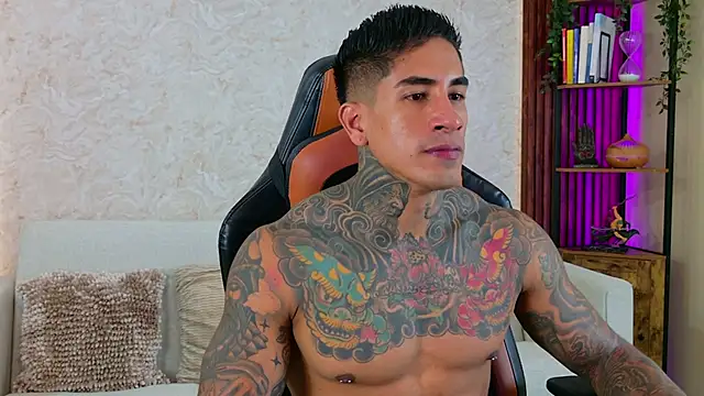 AdanReilly online show from December 1, 1:27 pm