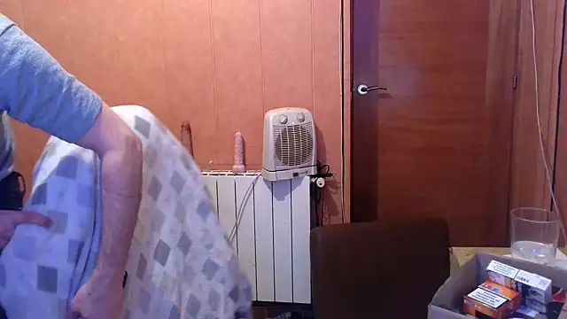 Snapshot of Lia_Y_PatrickX chatting on January 4, 1:52 am Lia Y PatrickX online show from January 4, 1:52 am