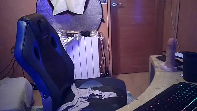 Snapshot of Lia_Y_PatrickX chatting on January 19, 3:18 am Lia Y PatrickX online show from January 19, 3:18 am