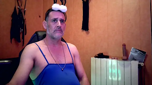 Snapshot of Lia_Y_PatrickX chatting on February 3, 3:49 pm Lia Y PatrickX online show from February 3, 3:49 pm