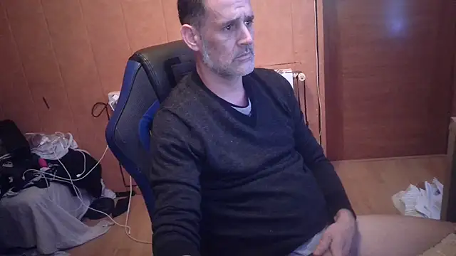 Snapshot of Lia_Y_PatrickX chatting on February 10, 11:15 am Lia Y PatrickX online show from February 10, 11:15 am