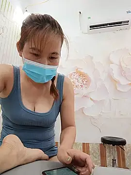 zizi public online show from June 4, 2:39 am