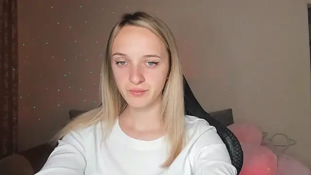 Snapshot of RouseReed chatting on September 25, 12:09 pm RouseReed online show from September 25, 12:09 pm