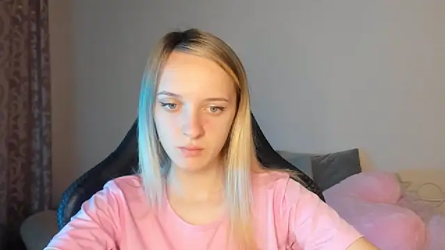 Snapshot of RouseReed chatting on September 28, 6:30 am RouseReed online show from September 28, 6:30 am