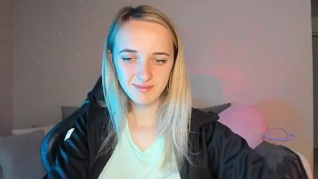 Snapshot of RouseReed chatting on October 7, 12:13 pm RouseReed online show from October 7, 12:13 pm