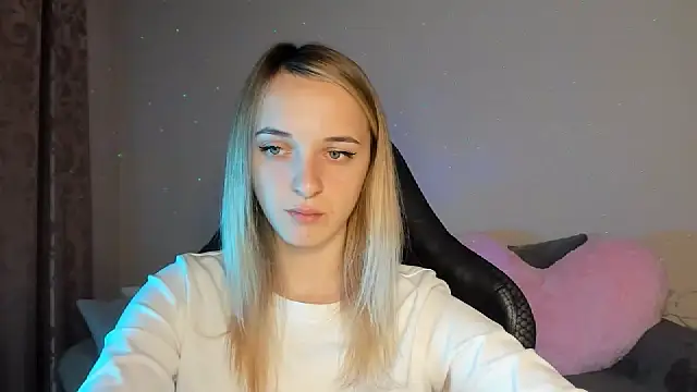 Snapshot of RouseReed chatting on October 9, 12:14 pm RouseReed online show from October 9, 12:14 pm