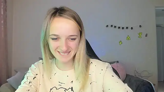 Snapshot of RouseReed chatting on November 2, 7:33 am RouseReed online show from November 2, 7:33 am