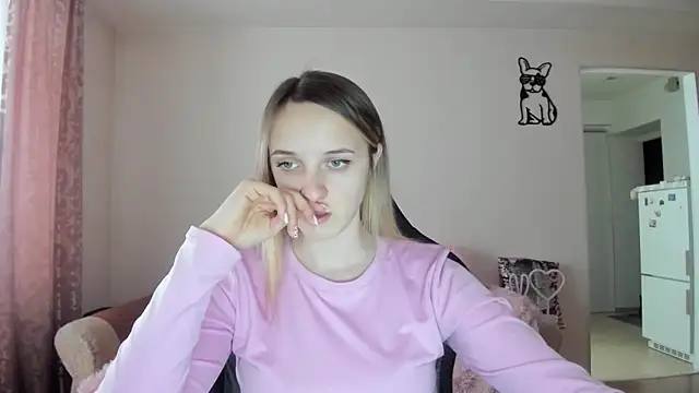 Snapshot of RouseReed chatting on February 11, 12:43 pm RouseReed online show from February 11, 12:43 pm