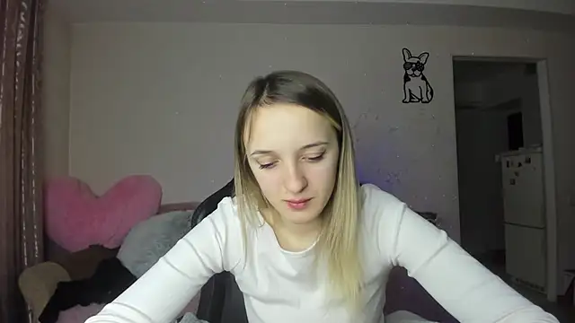 Snapshot of RouseReed chatting on February 14, 7:38 am RouseReed online show from February 14, 7:38 am