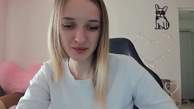 Snapshot of RouseReed chatting on February 21, 7:20 am RouseReed online show from February 21, 7:20 am