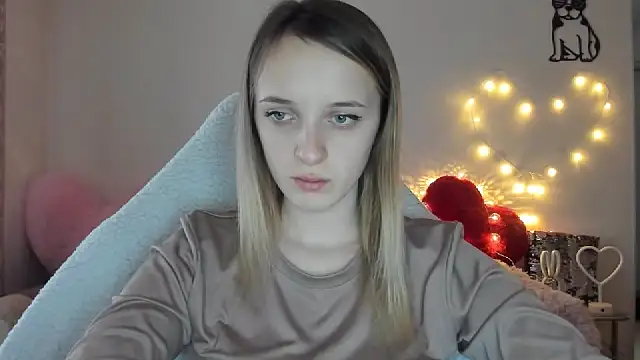 Snapshot of RouseReed chatting on February 23, 6:55 am RouseReed online show from February 23, 6:55 am