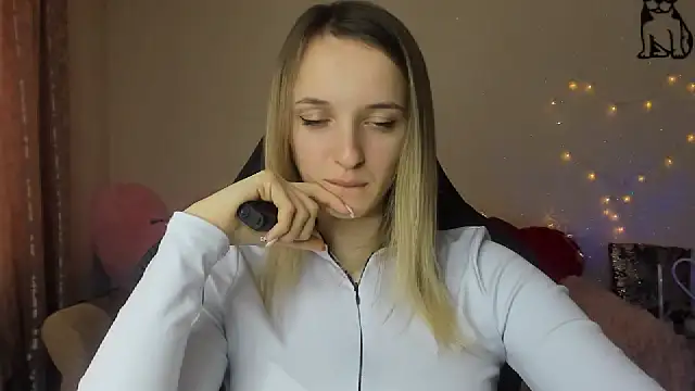 Snapshot of RouseReed chatting on March 2, 7:15 am RouseReed online show from March 2, 7:15 am