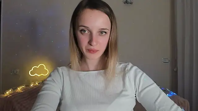 Snapshot of RouseReed chatting on March 5, 7:32 pm RouseReed online show from March 5, 7:32 pm