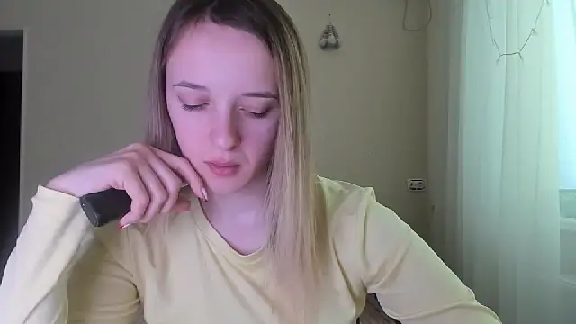 Snapshot of RouseReed chatting on March 8, 7:12 am RouseReed online show from March 8, 7:12 am