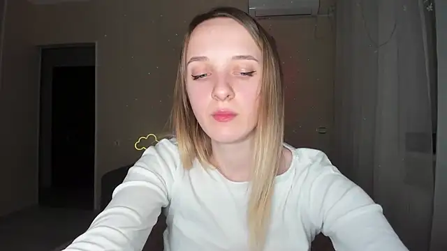 Snapshot of RouseReed chatting on March 8, 9:18 pm RouseReed online show from March 8, 9:18 pm