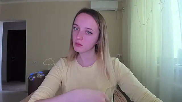 Snapshot of RouseReed chatting on March 11, 7:03 am RouseReed online show from March 11, 7:03 am