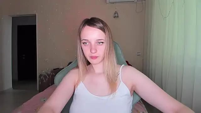 Snapshot of RouseReed chatting on March 21, 8:08 am RouseReed online show from March 21, 8:08 am