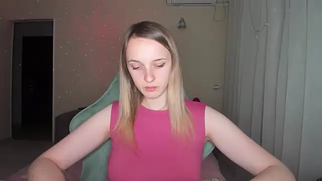 Snapshot of RouseReed chatting on March 21, 8:56 pm RouseReed online show from March 21, 8:56 pm