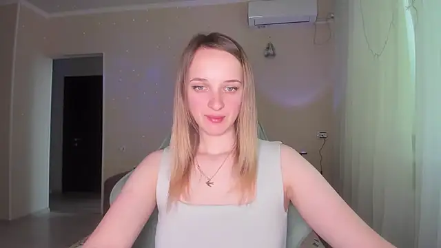 Snapshot of RouseReed chatting on March 24, 12:43 pm RouseReed online show from March 24, 12:43 pm