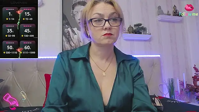 Snapshot of LadyJeen chatting on October 12, 3:11 pm LadyJeen online show from October 12, 3:11 pm