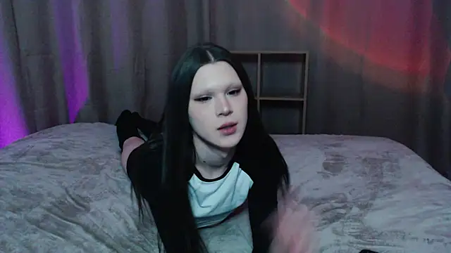 Snapshot of Sexpired_Princess chatting on December 13, 8:47 pm Sexpired Princess online show from December 13, 8:47 pm