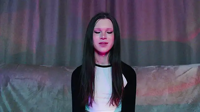 Snapshot of Sexpired_Princess chatting on January 13, 1:13 am Sexpired Princess online show from January 13, 1:13 am