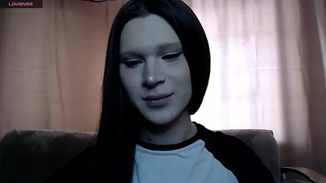 Snapshot of Sexpired_Princess chatting on February 18, 6:37 am Sexpired Princess online show from February 18, 6:37 am